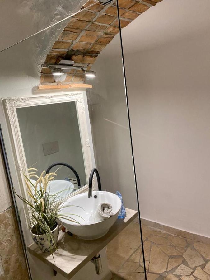 Ferienwohnung Steinhaus Mit Terrasse Rovinj Exterior foto