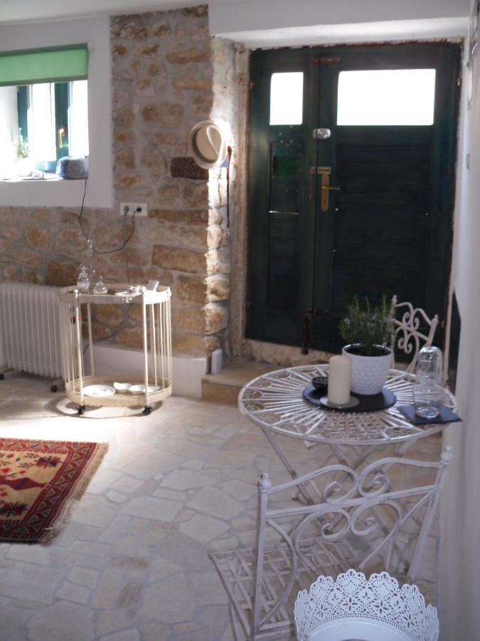 Ferienwohnung Steinhaus Mit Terrasse Rovinj Exterior foto